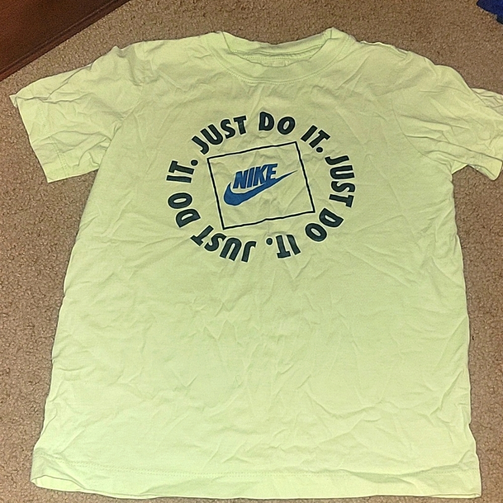 Nike t-shirt